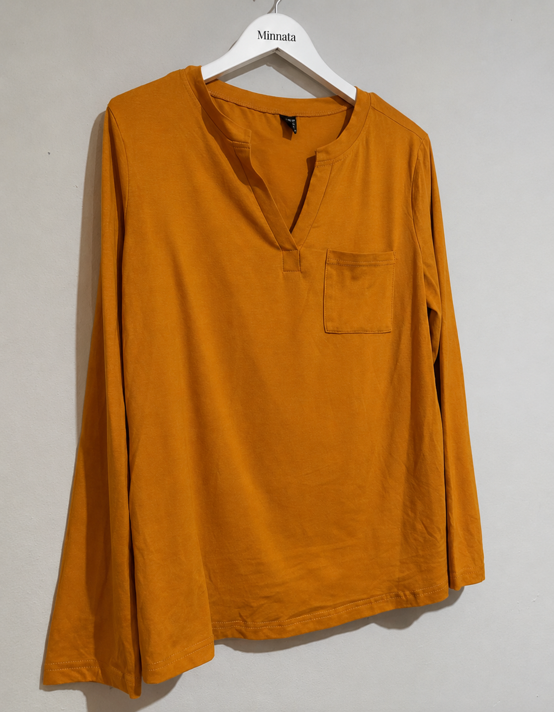 Blusa Manga Larga Cuello Mao | Color Mostaza | Talla indicada S