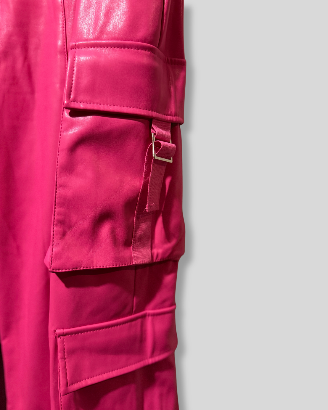 Pantalón cargo de cuerina Rosado Fucsia| (Barbiecore) | Talla 44