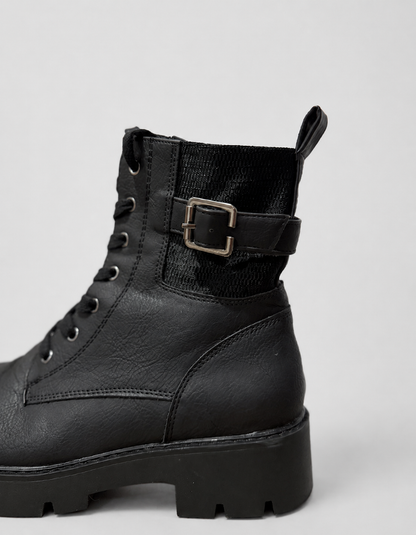 Botines marca Via della Rose | Militares con Hebilla | Talla indicada 38 (25.5 cm)