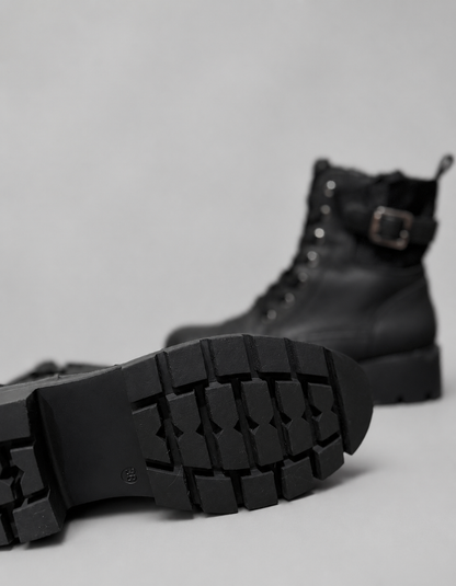 Botines marca Via della Rose | Militares con Hebilla | Talla indicada 38 (25.5 cm)