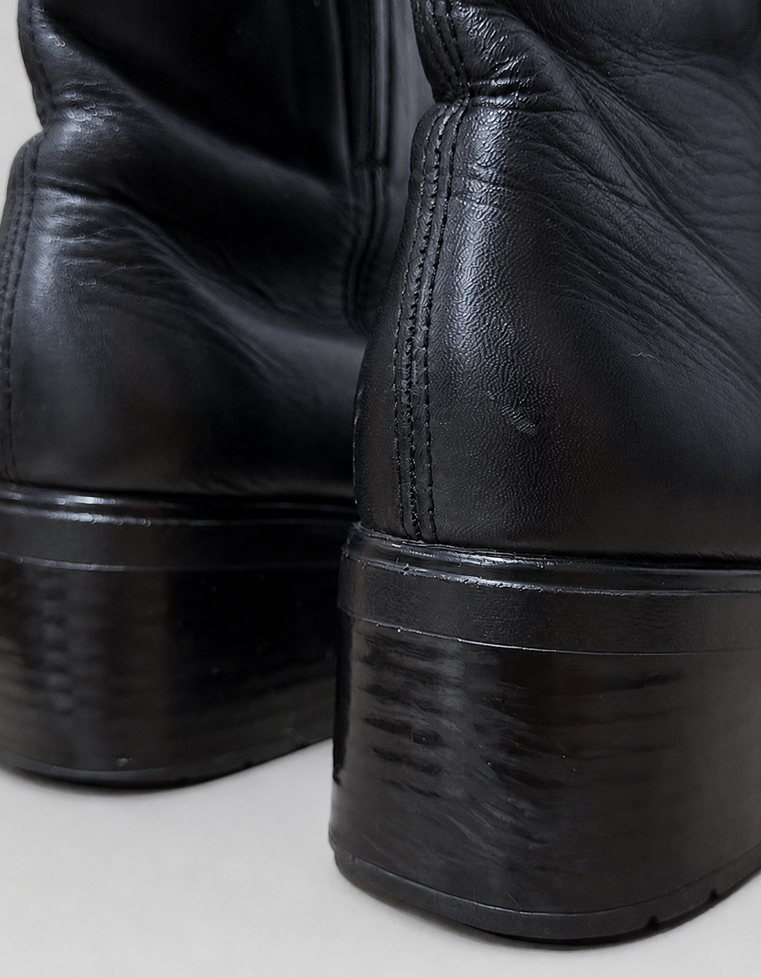 Botines marca Rieker Antistress | Cuero Genuino texturizado | Talla indicada 39