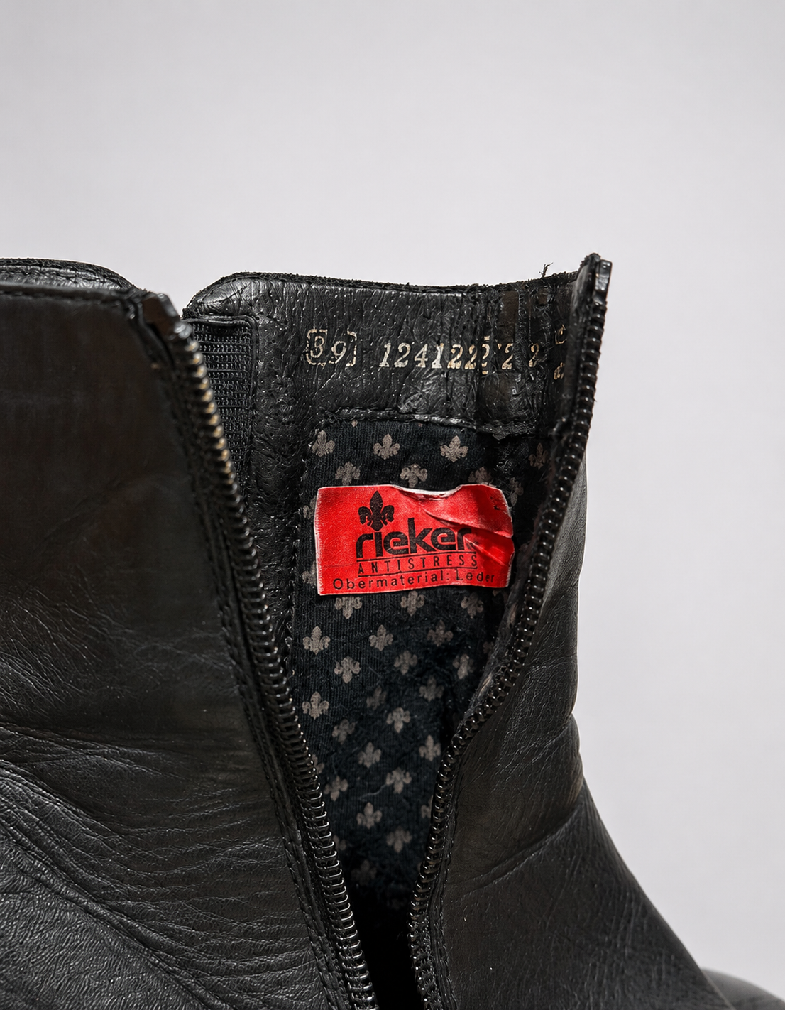 Botines marca Rieker Antistress | Cuero Genuino texturizado | Talla indicada 39