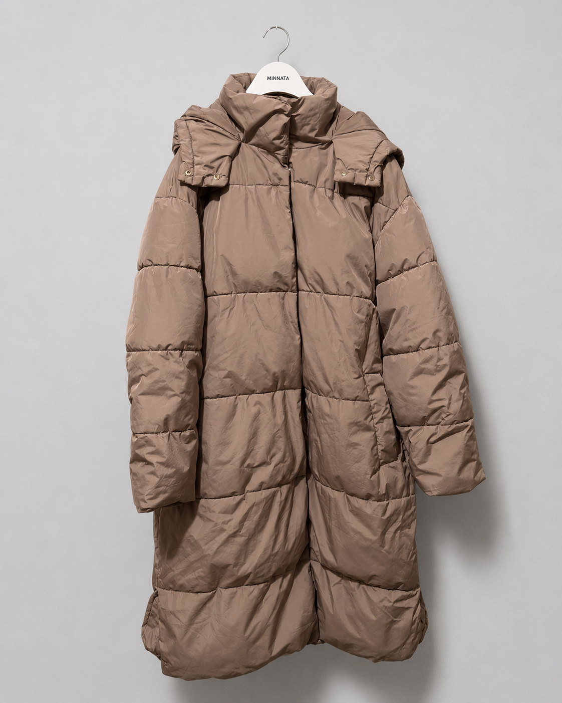 Parka larga puffer RESERVED Eco Aware |  Con capucha | Talla 40 EUR / 12 UK|