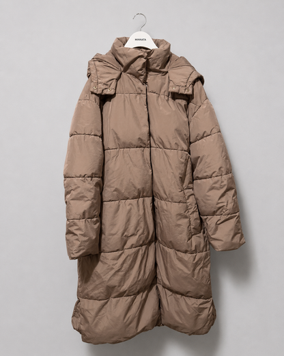 Parka larga puffer RESERVED Eco Aware |  Con capucha | Talla 40 EUR / 12 UK|