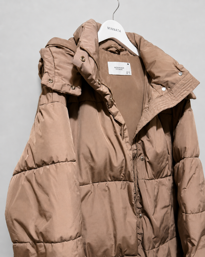 Parka larga puffer RESERVED Eco Aware |  Con capucha | Talla 40 EUR / 12 UK|