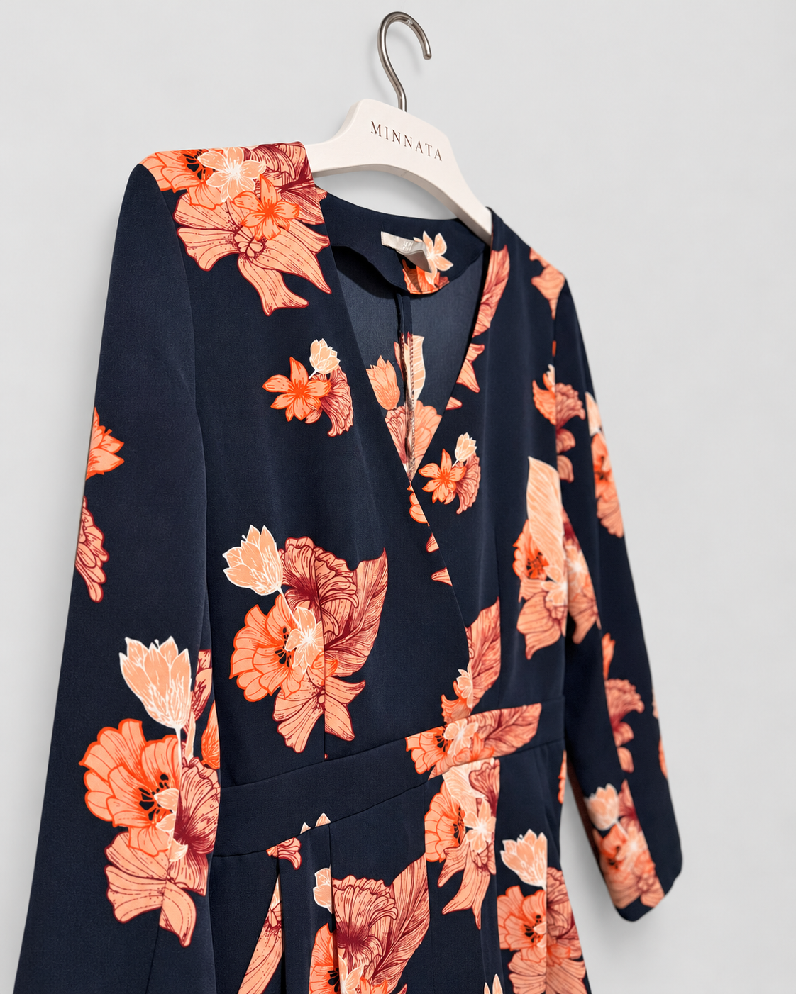 Enterito corto floral H&M azul marino con cinturón