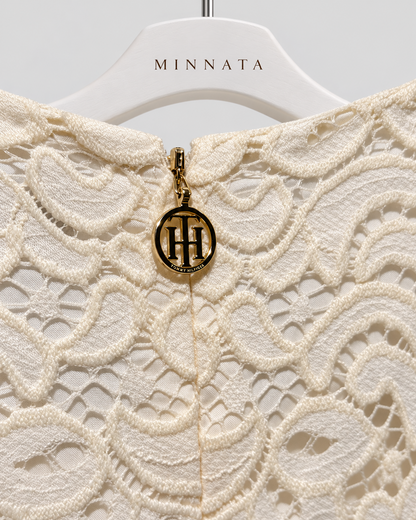 Vestido de encaje Tommy Hilfiger en marfil — con forro