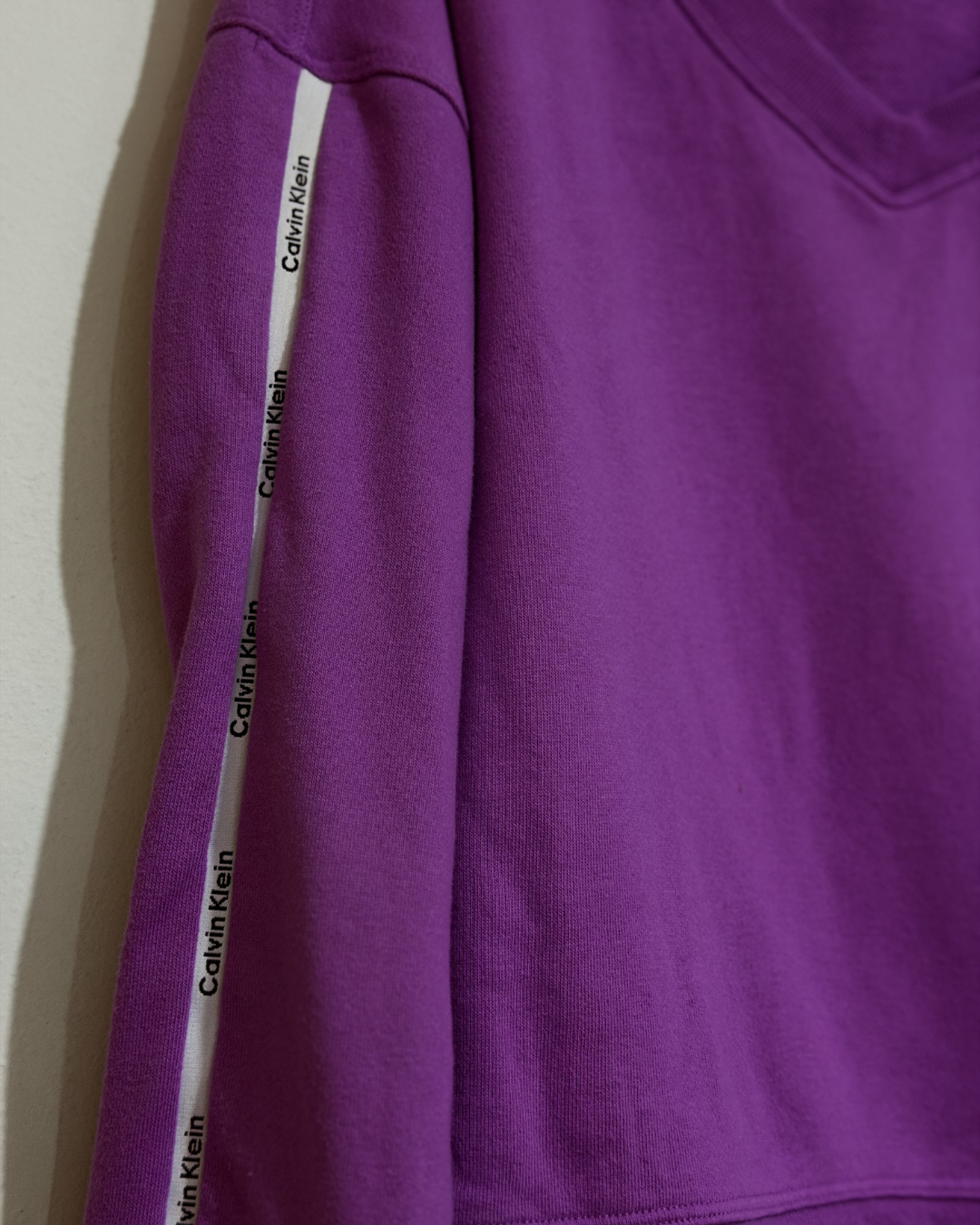 Polerón Calvin Klein Performance | Cuello V | Talla M