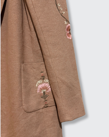 Blazer ONLY | Nude con Bordado Floral | Talla M