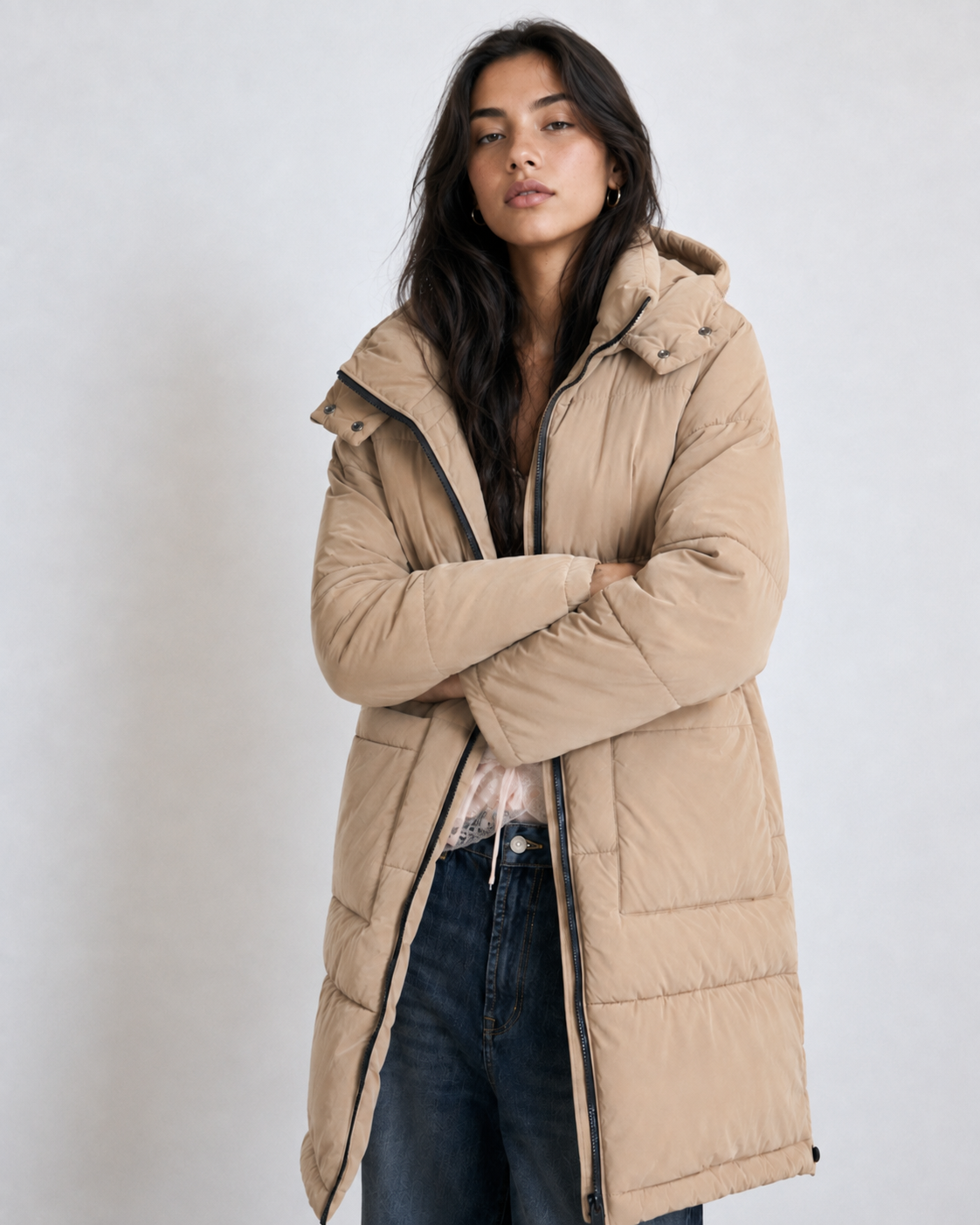 Parka larga puffer Zara — Camel/beige con capucha