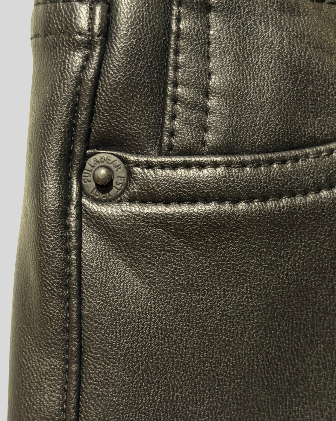Pantalón símil cuero Pull&Bear |corte skinny tiro alto | Talla XS