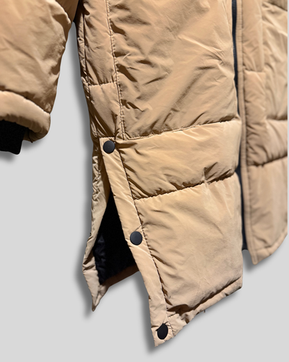 Parka larga puffer Zara — Camel/beige con capucha