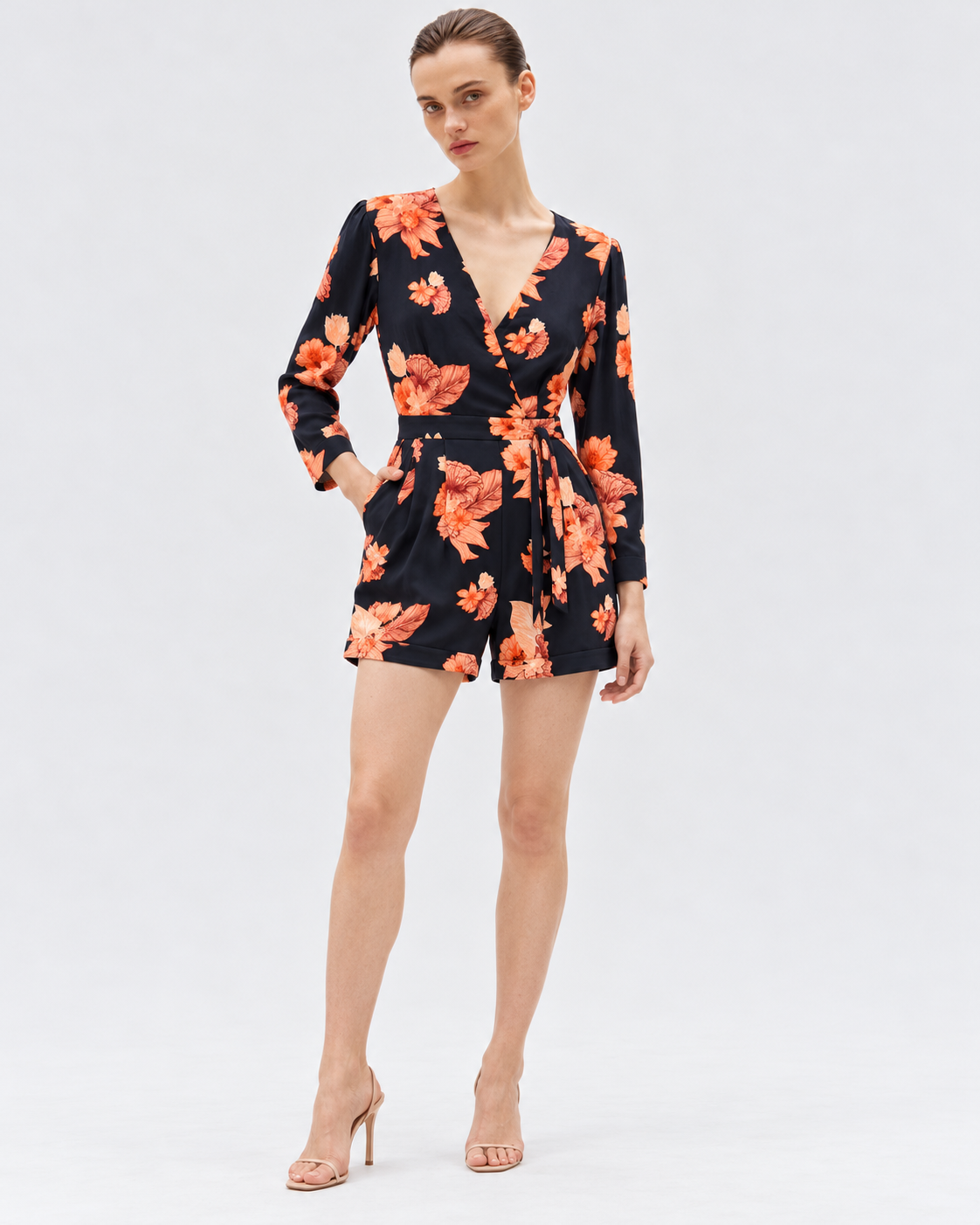 Enterito corto floral H&M azul marino con cinturón